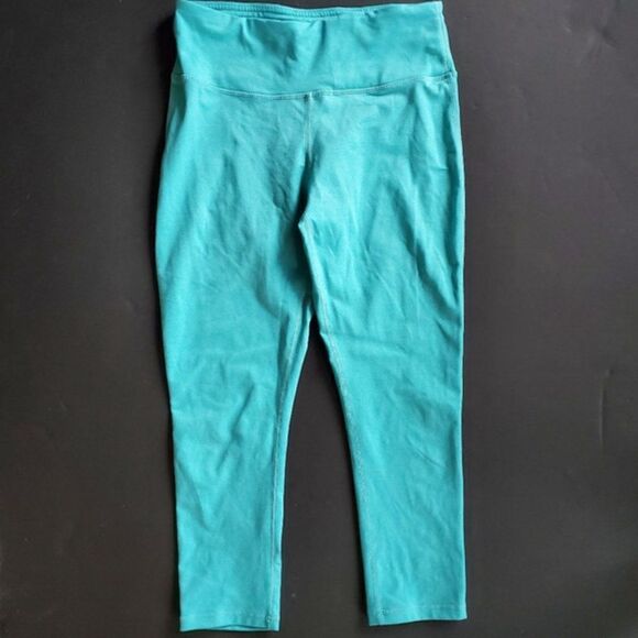 Cory Vines Light Blue Workout Capris - Picture 3 of 9